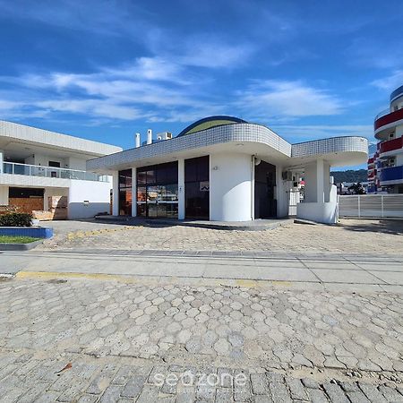 Apto C/ Varanda Em Condominio Pe Na Areia Iho127 Флорианополис Экстерьер фото